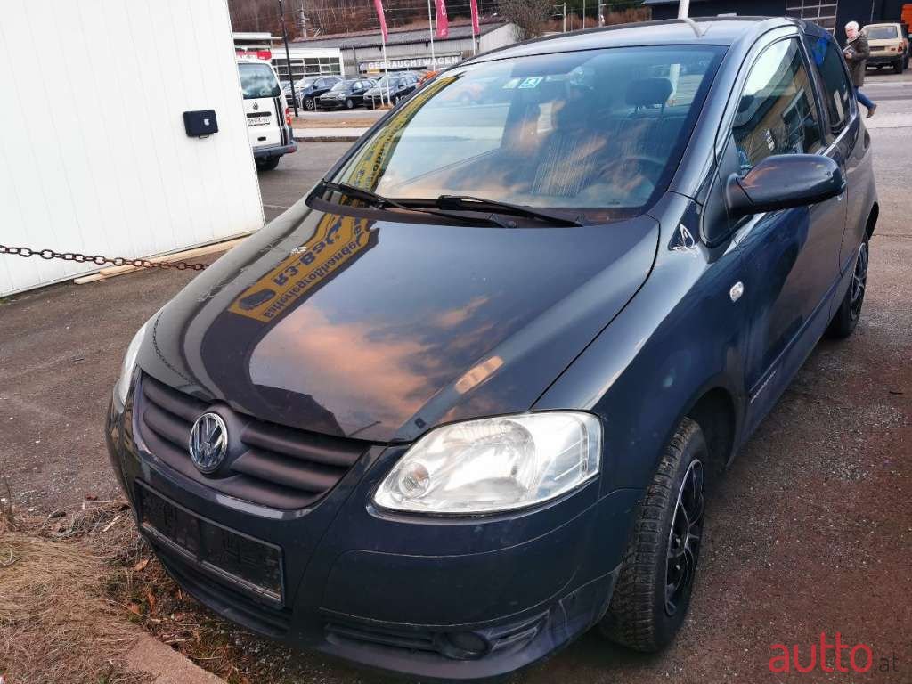 2007' Volkswagen Fox photo #1