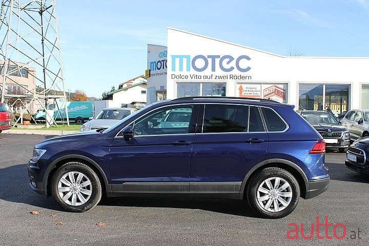 2016' Volkswagen Tiguan photo #4