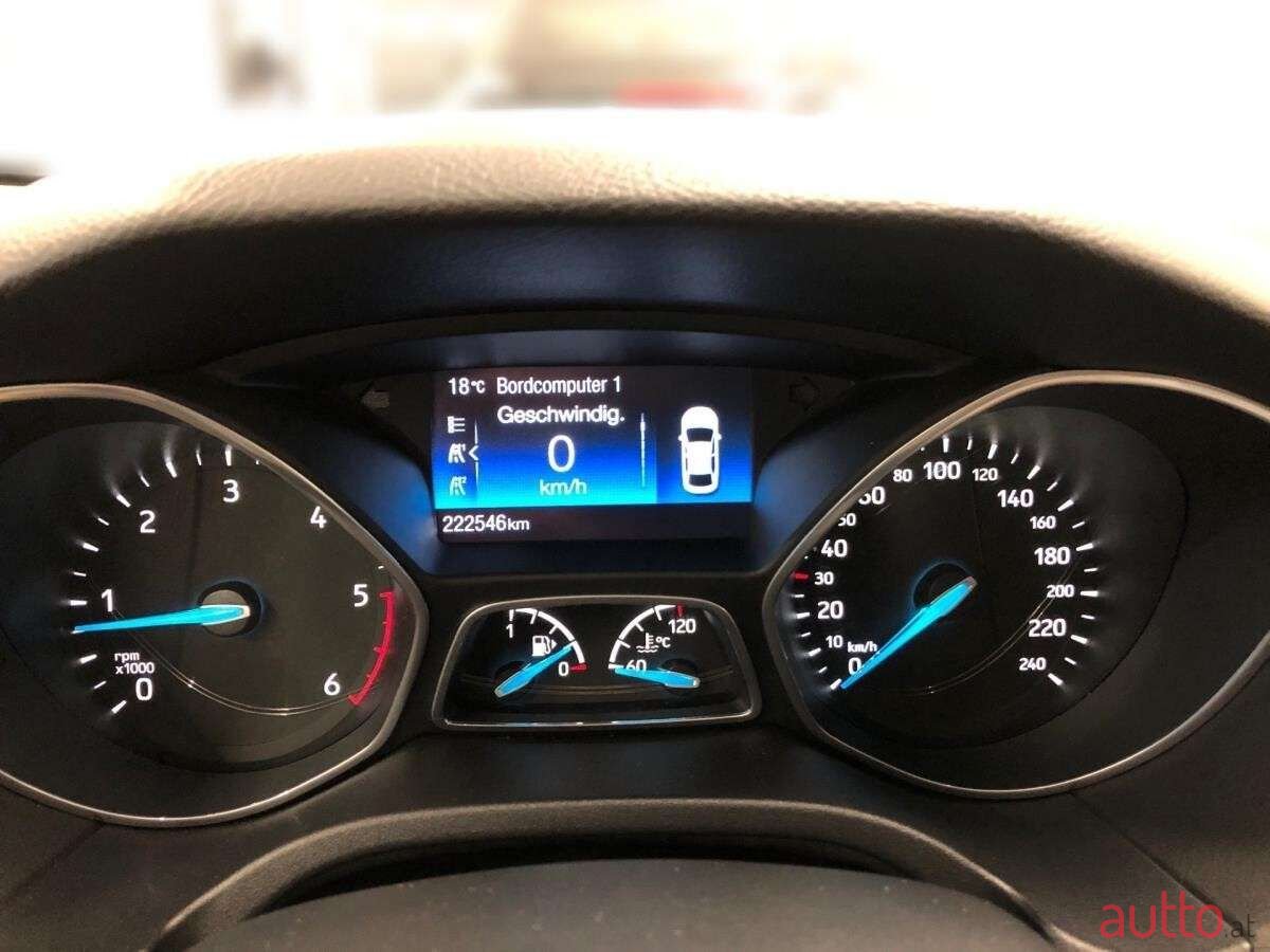 2017' Ford Focus photo #4