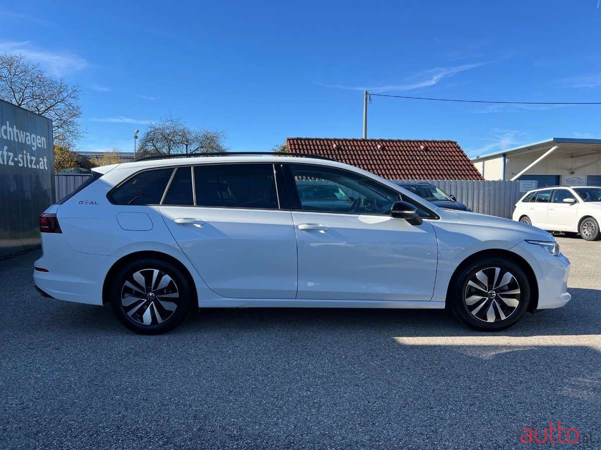 2024' Volkswagen Golf photo #2