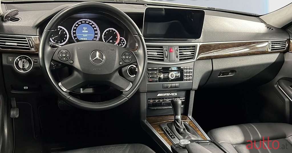 2011' Mercedes-Benz E-Klasse photo #5
