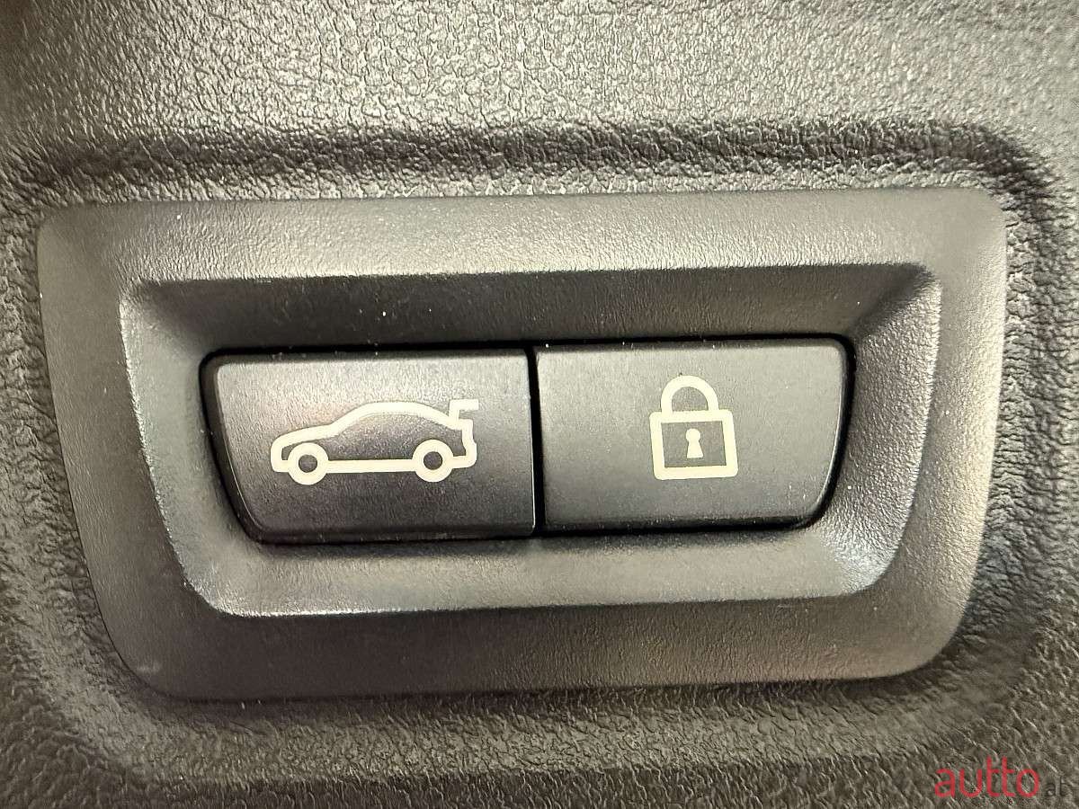 2022' BMW i4 photo #5