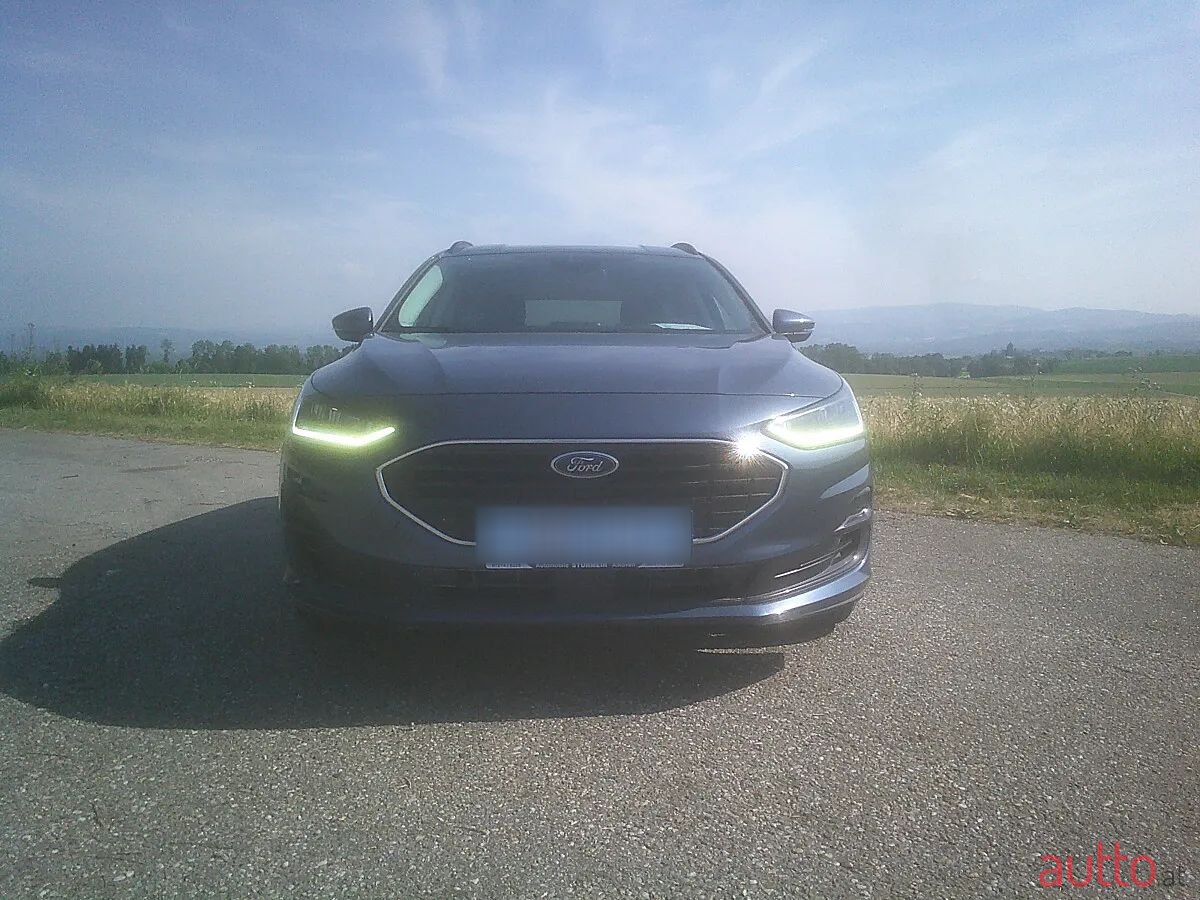 2022' Ford Focus photo #3