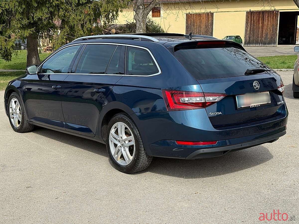 2017' Skoda Superb photo #5