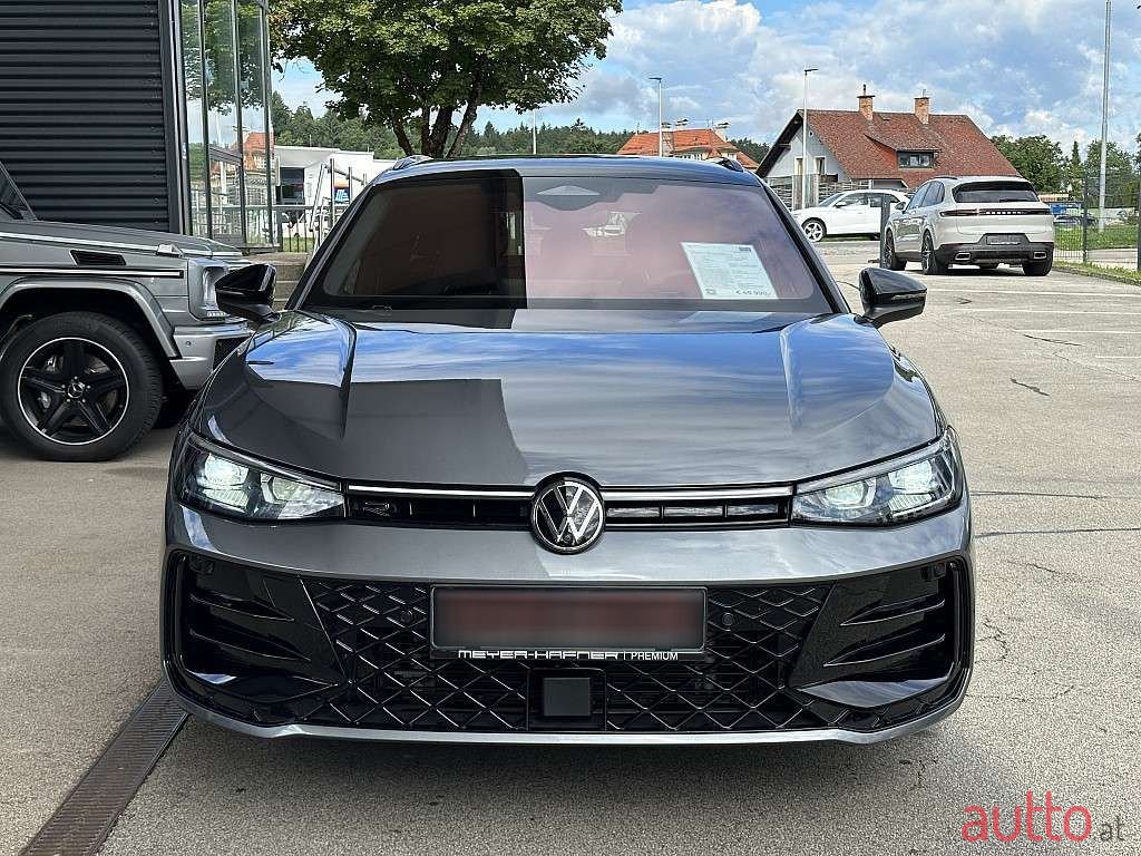 2024' Volkswagen Passat photo #2
