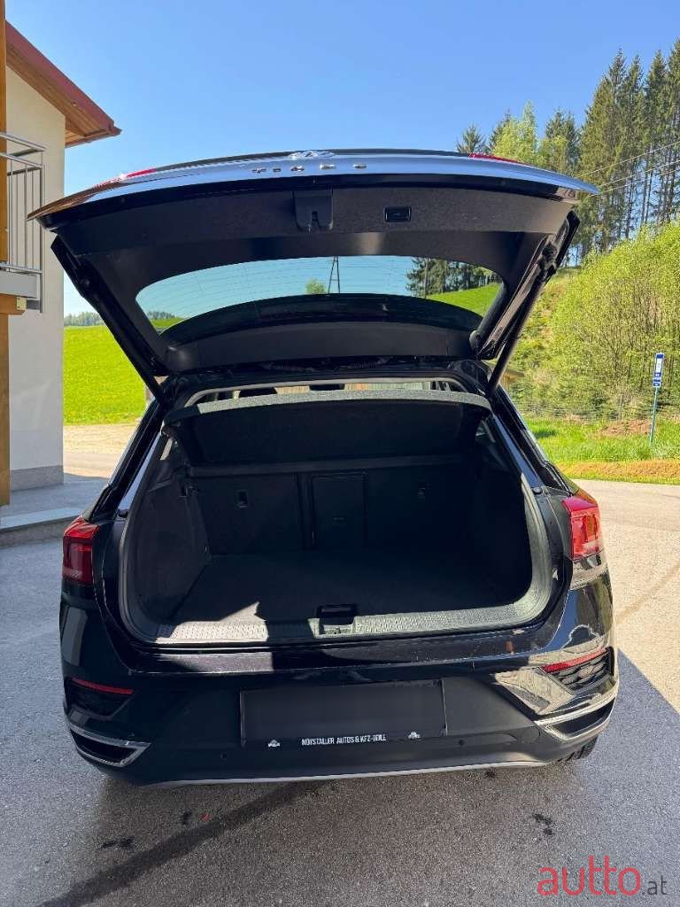 2020' Volkswagen T-Roc photo #4