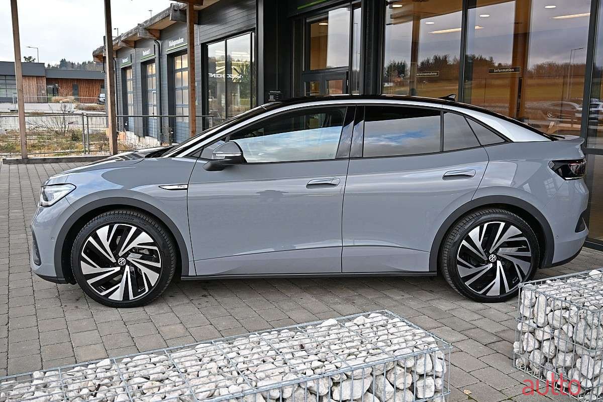 2023' Volkswagen ID.5 photo #2