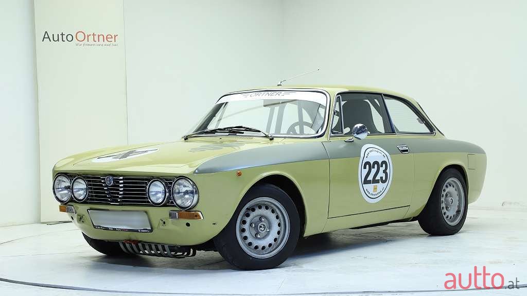 1972' Alfa Romeo GT photo #1