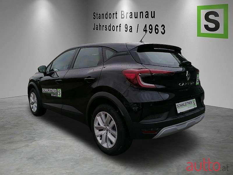 2022' Renault Captur photo #2