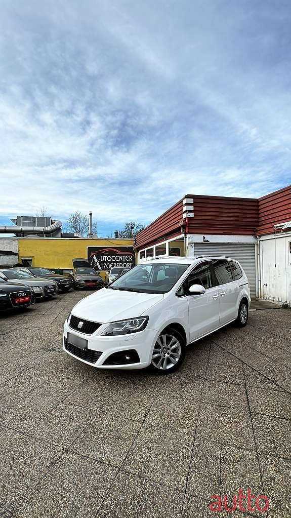 2013' SEAT Alhambra photo #4
