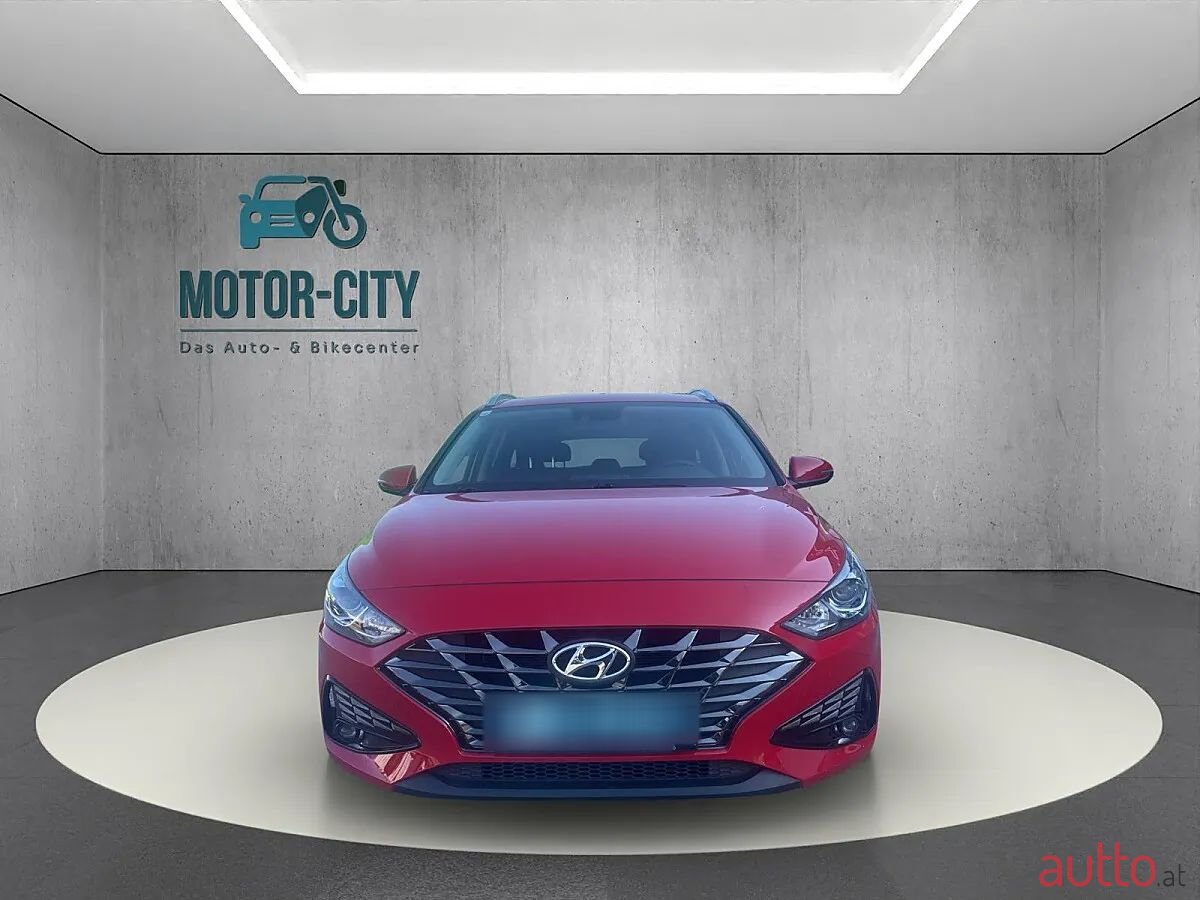 2023' Hyundai i30 photo #2