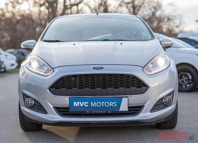 2016' Ford Fiesta photo #2