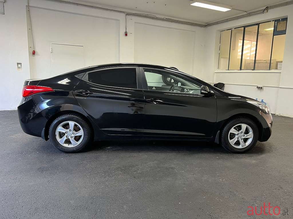 2012' Hyundai Elantra photo #6