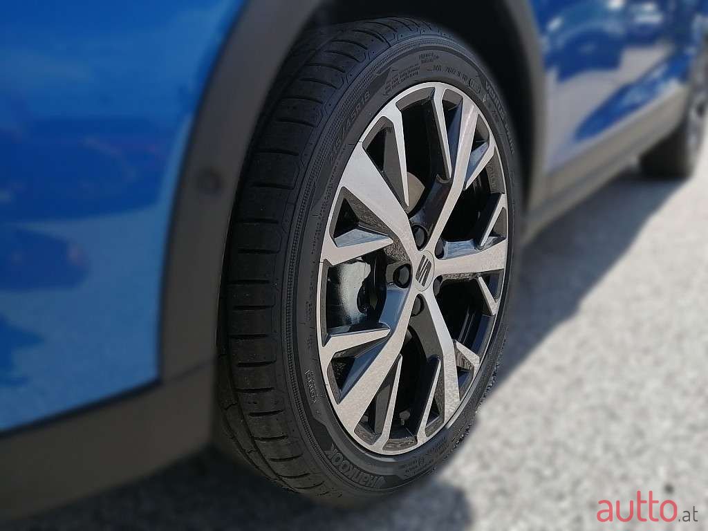 2022' SEAT Arona photo #4