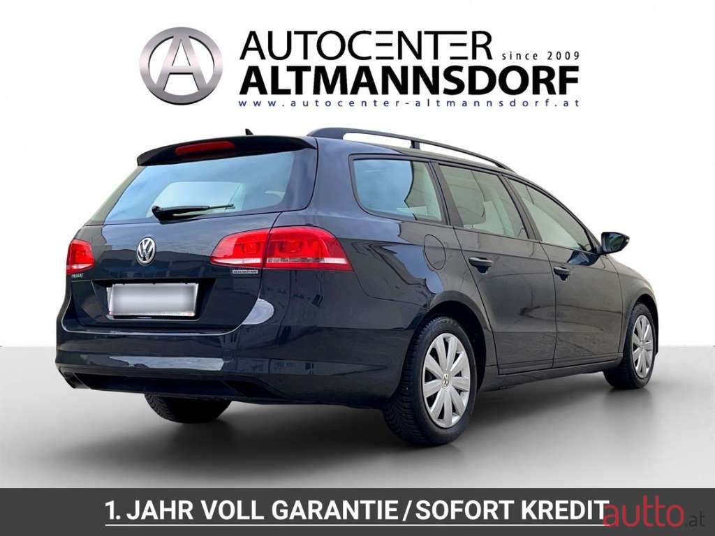 2011' Volkswagen Passat photo #2