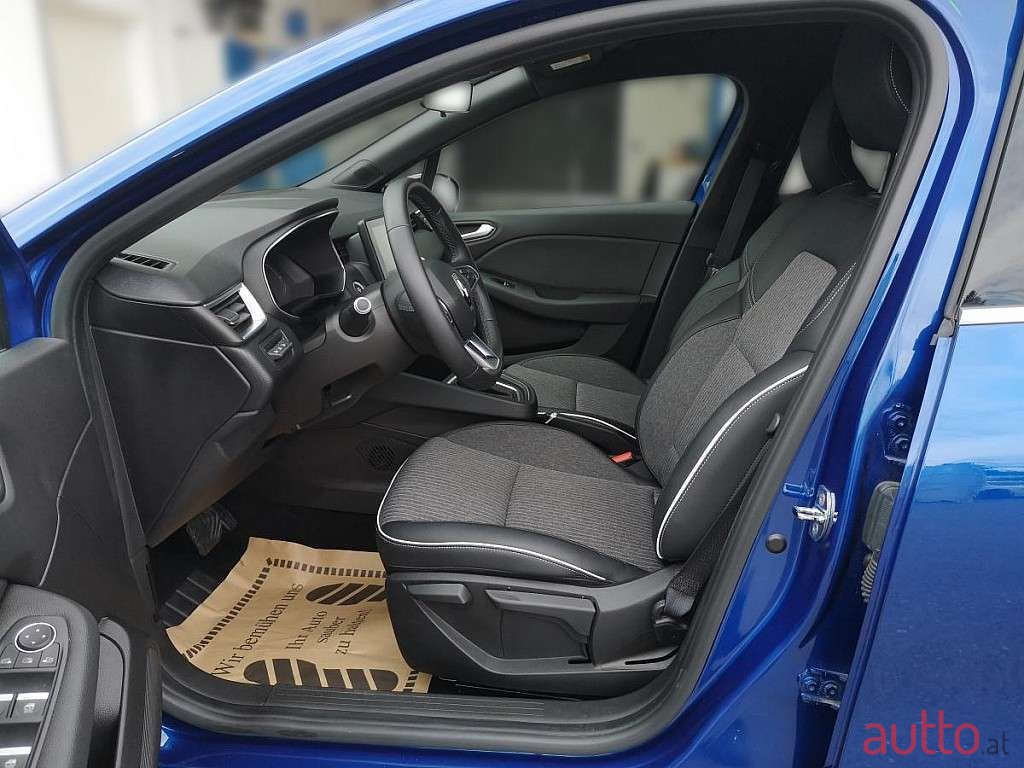 2021' Renault Clio photo #6