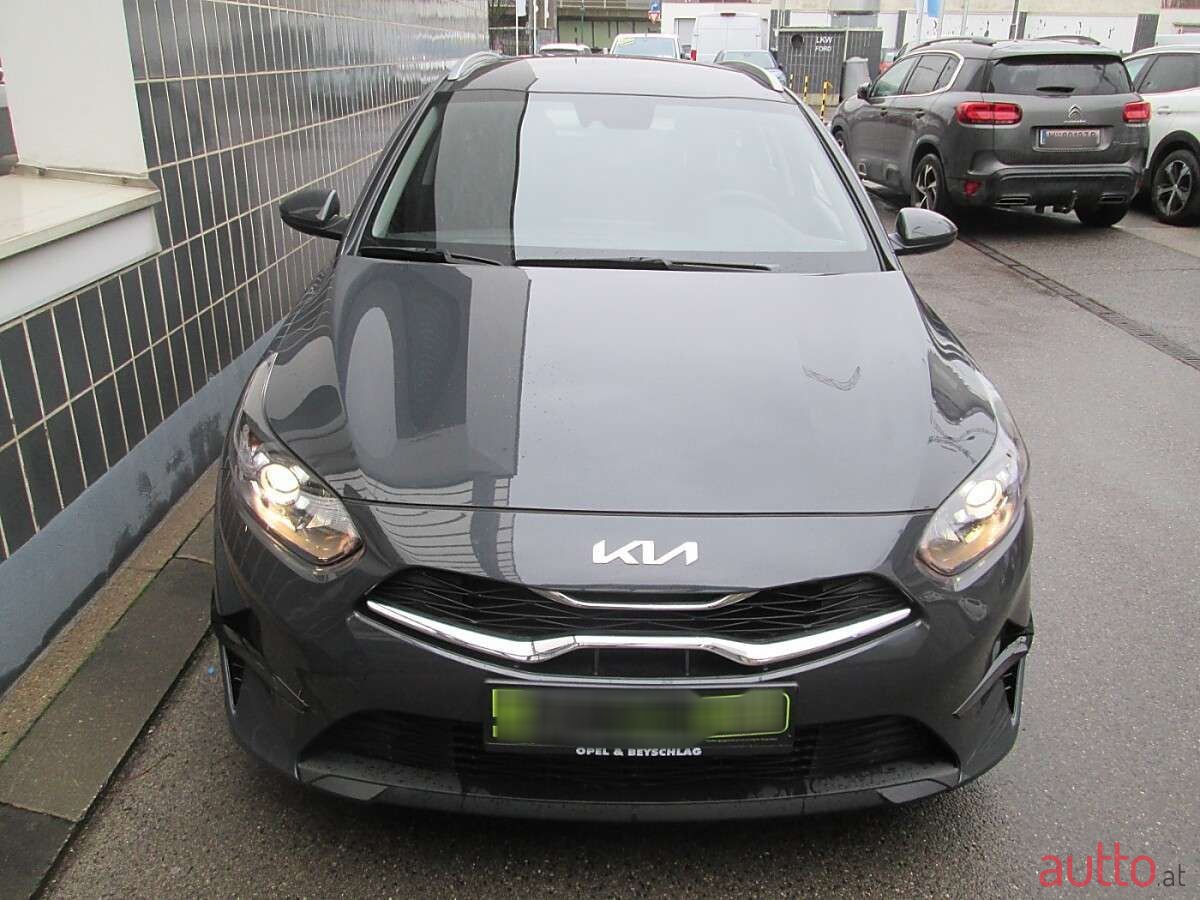 2023' Kia Ceed photo #3