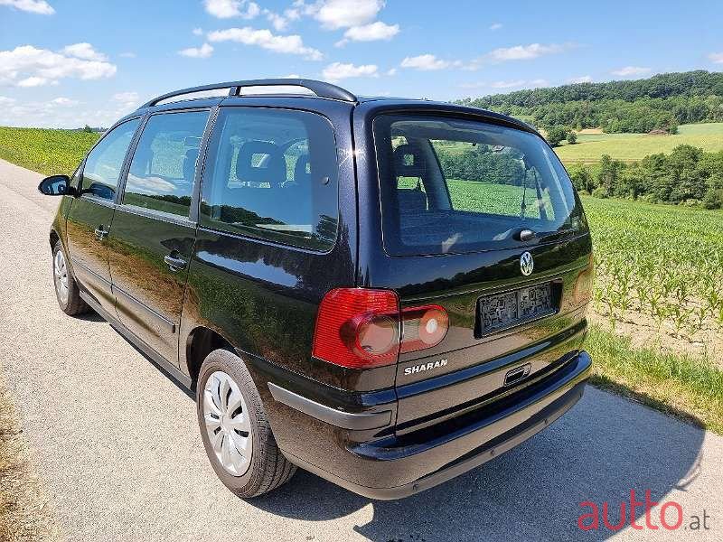 2009' Volkswagen Sharan photo #5