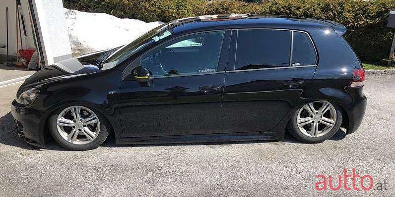 2010' Volkswagen Golf photo #1