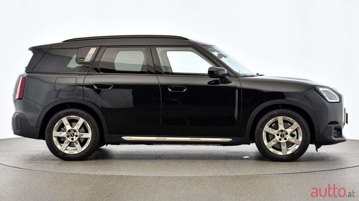 2024' MINI Countryman photo #4