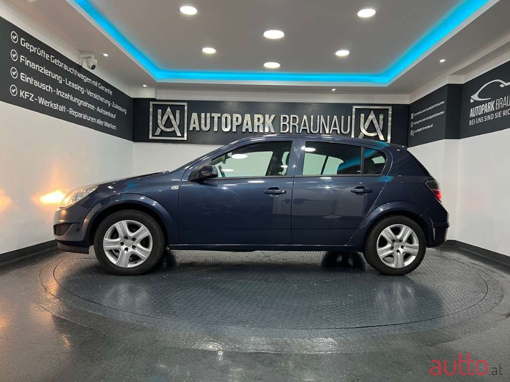 2009' Opel Astra photo #3