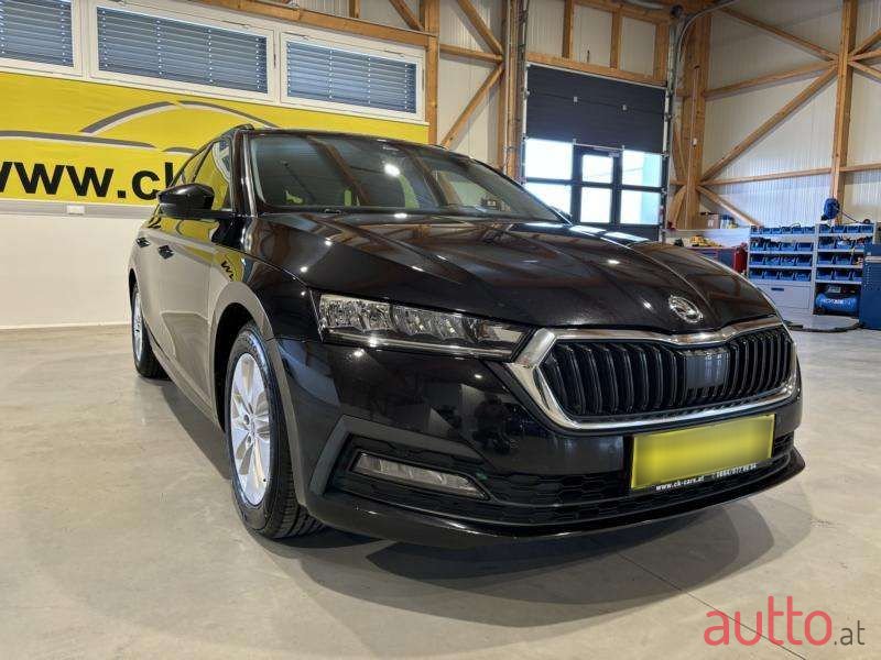2020' Skoda Octavia photo #4