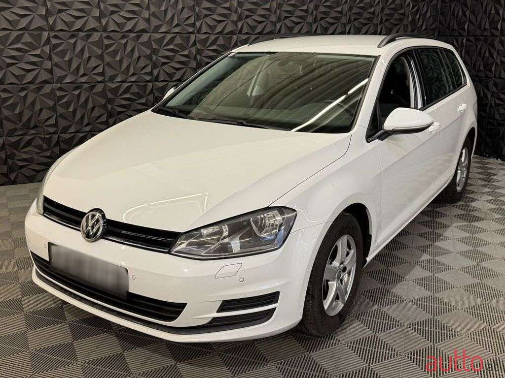 2013' Volkswagen Golf photo #3