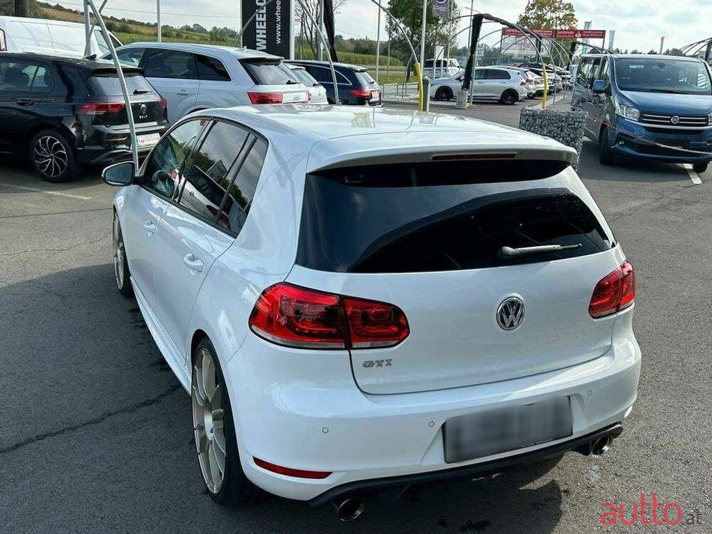 2012' Volkswagen Golf photo #4