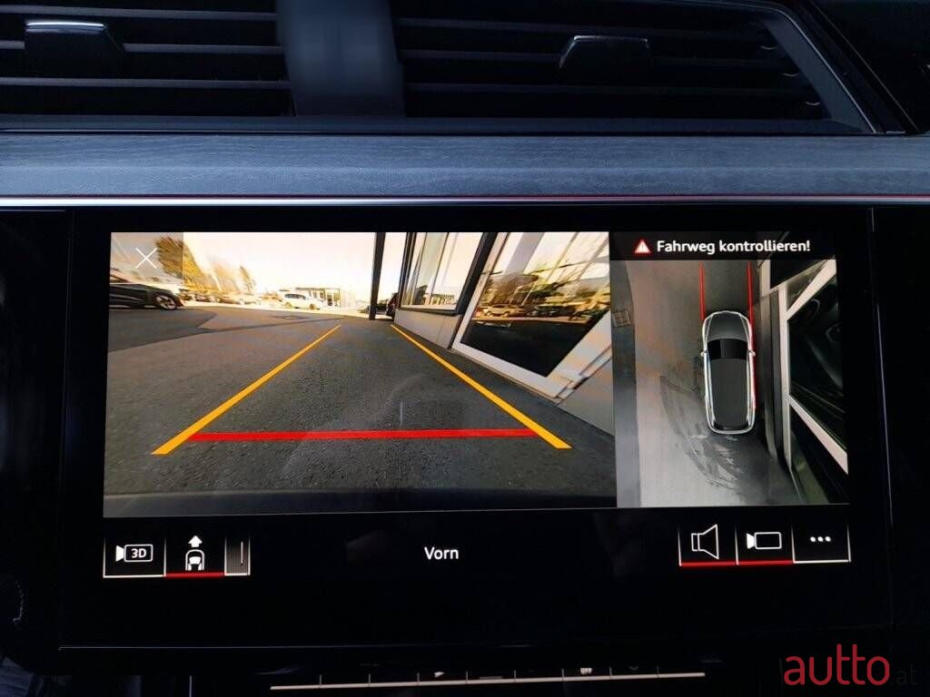 2022' Audi e-tron photo #5
