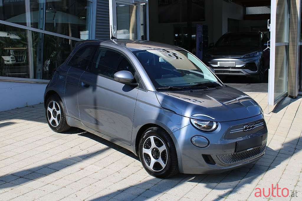 2021' Fiat 500e photo #3