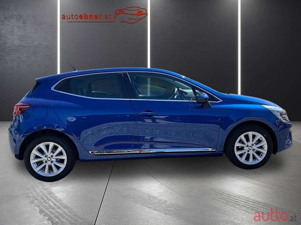 2022' Renault Clio photo #3