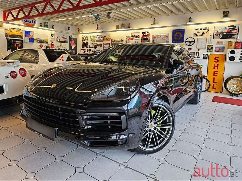 2019' Porsche Cayenne photo #3