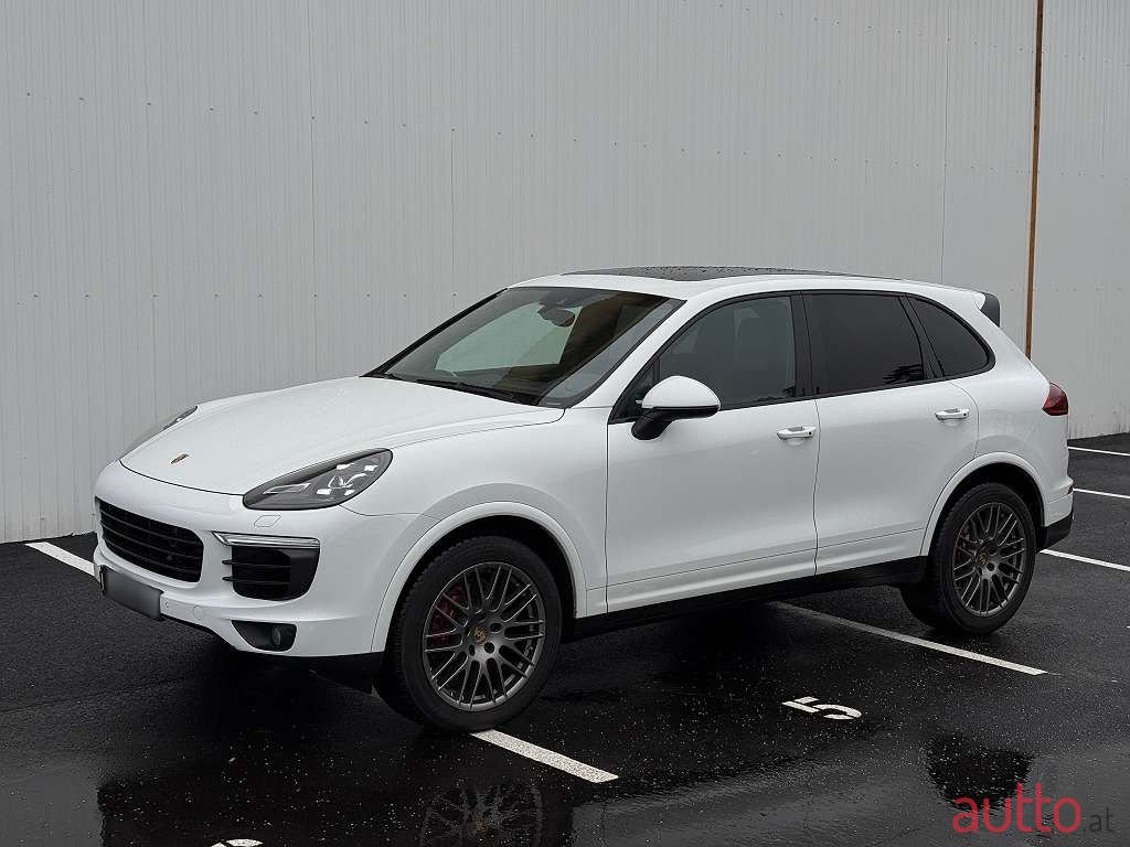 2017' Porsche Cayenne photo #1