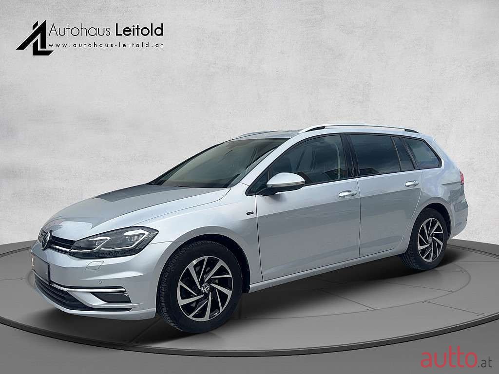2019' Volkswagen Golf photo #1