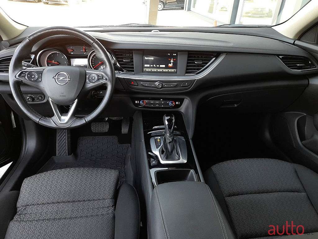 2019' Opel Insignia photo #2