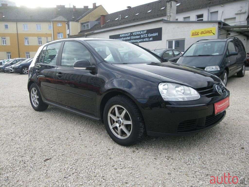 2008' Volkswagen Golf photo #2