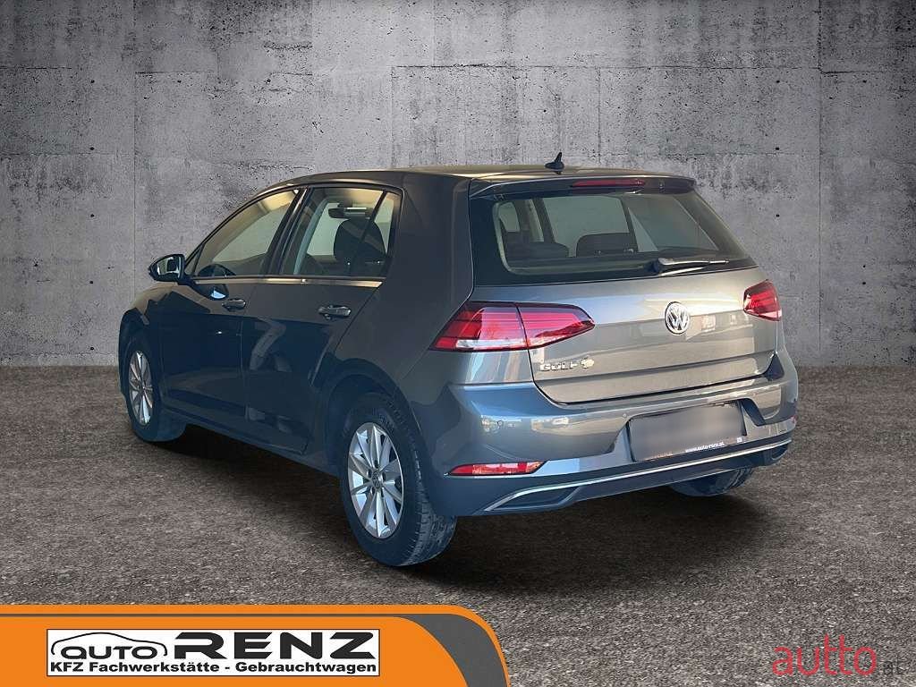 2019' Volkswagen Golf photo #6