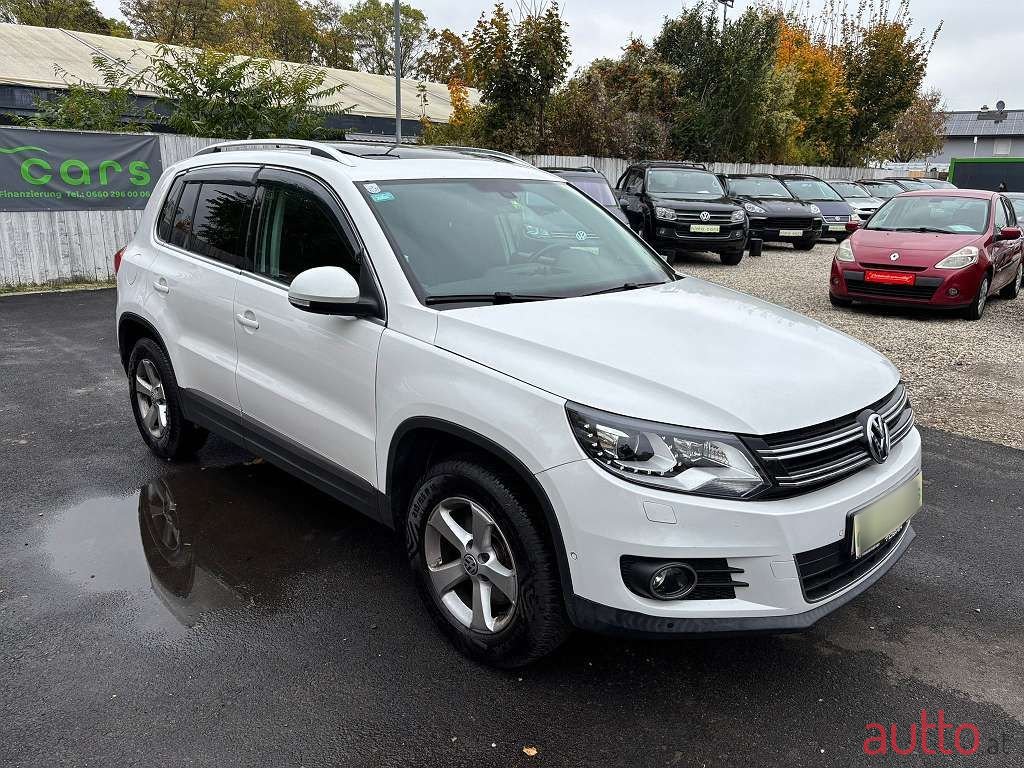 2012' Volkswagen Tiguan photo #4