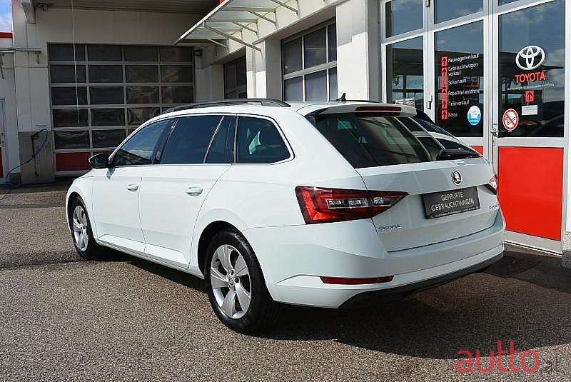 2017' Skoda Superb photo #3