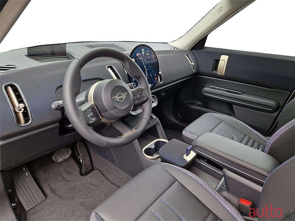 2024' MINI Countryman photo #6