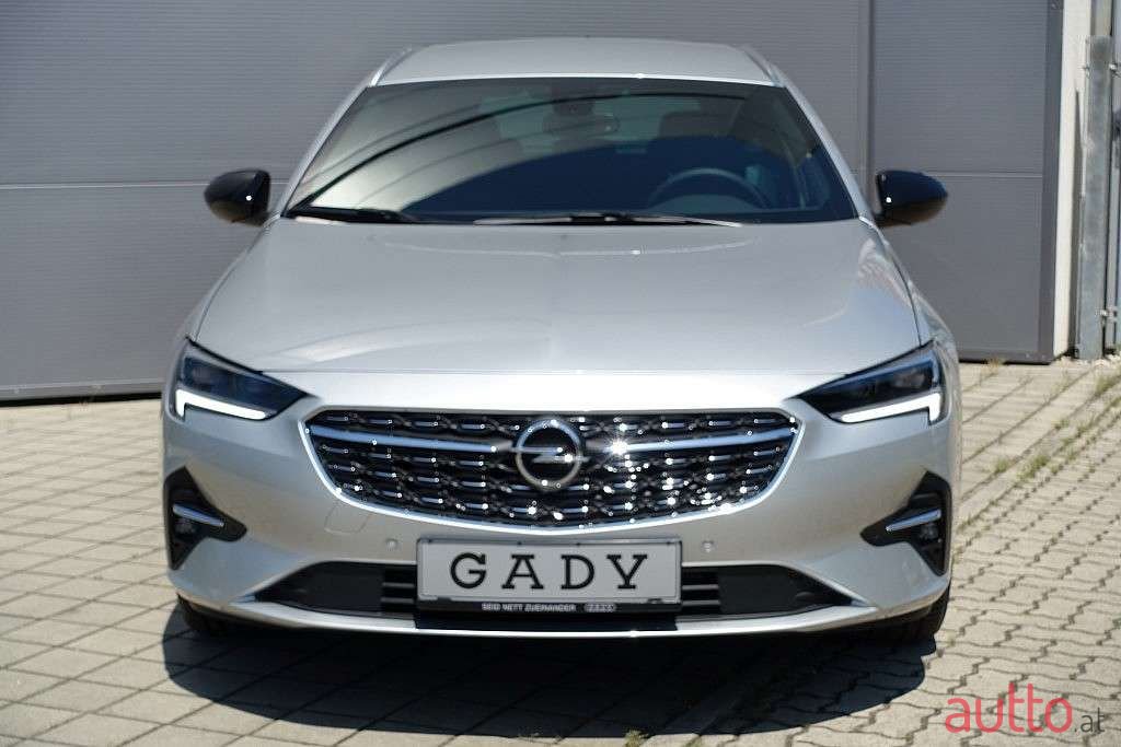 2022' Opel Insignia photo #2