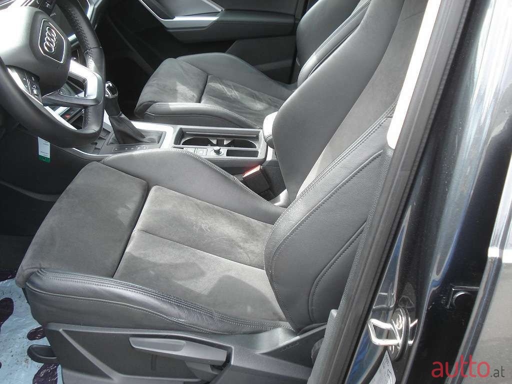 2019' Audi Q3 photo #5