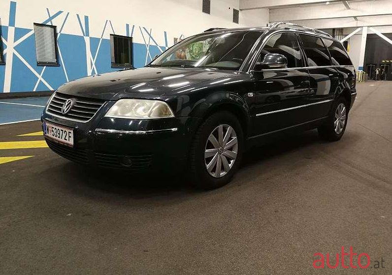 2004' Volkswagen Passat photo #1