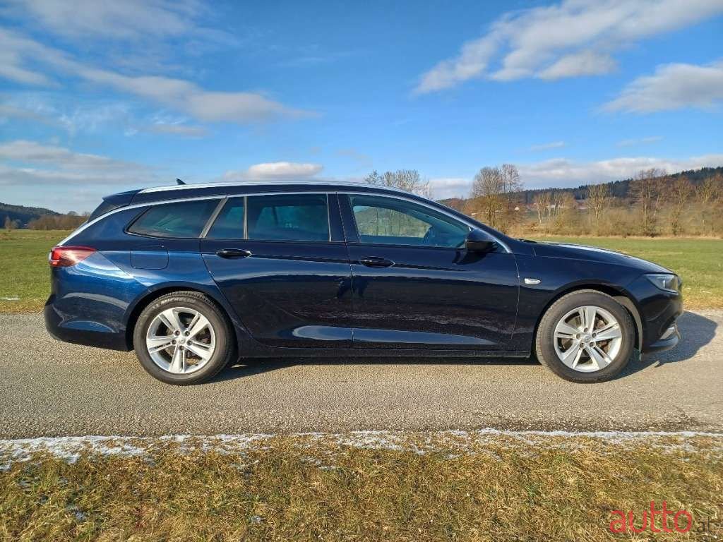 2020' Opel Insignia photo #1