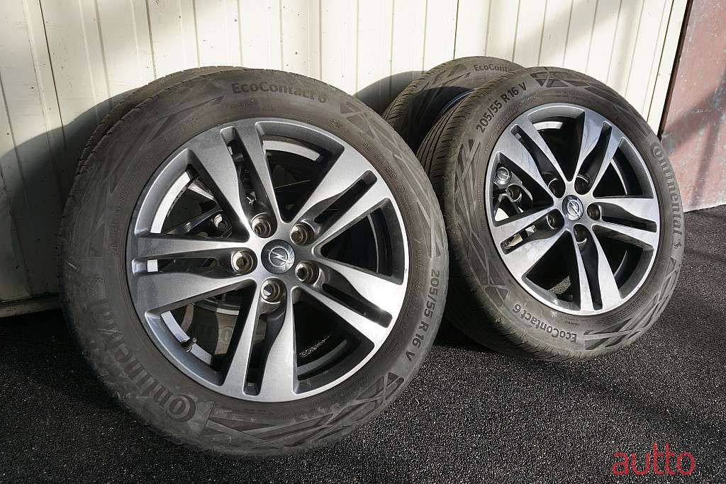 2019' Opel Astra photo #5