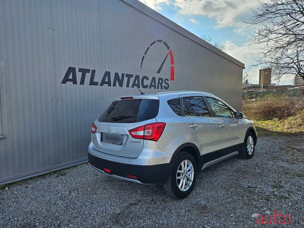 2017' Suzuki SX4 photo #4