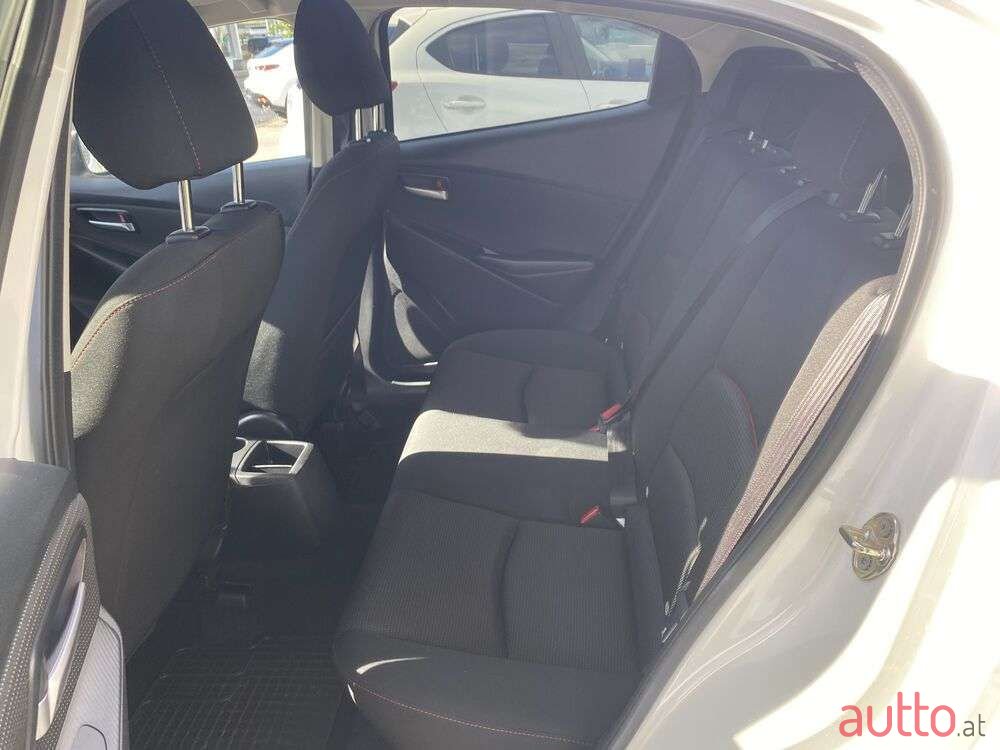 2022' Mazda Mazda2 photo #5