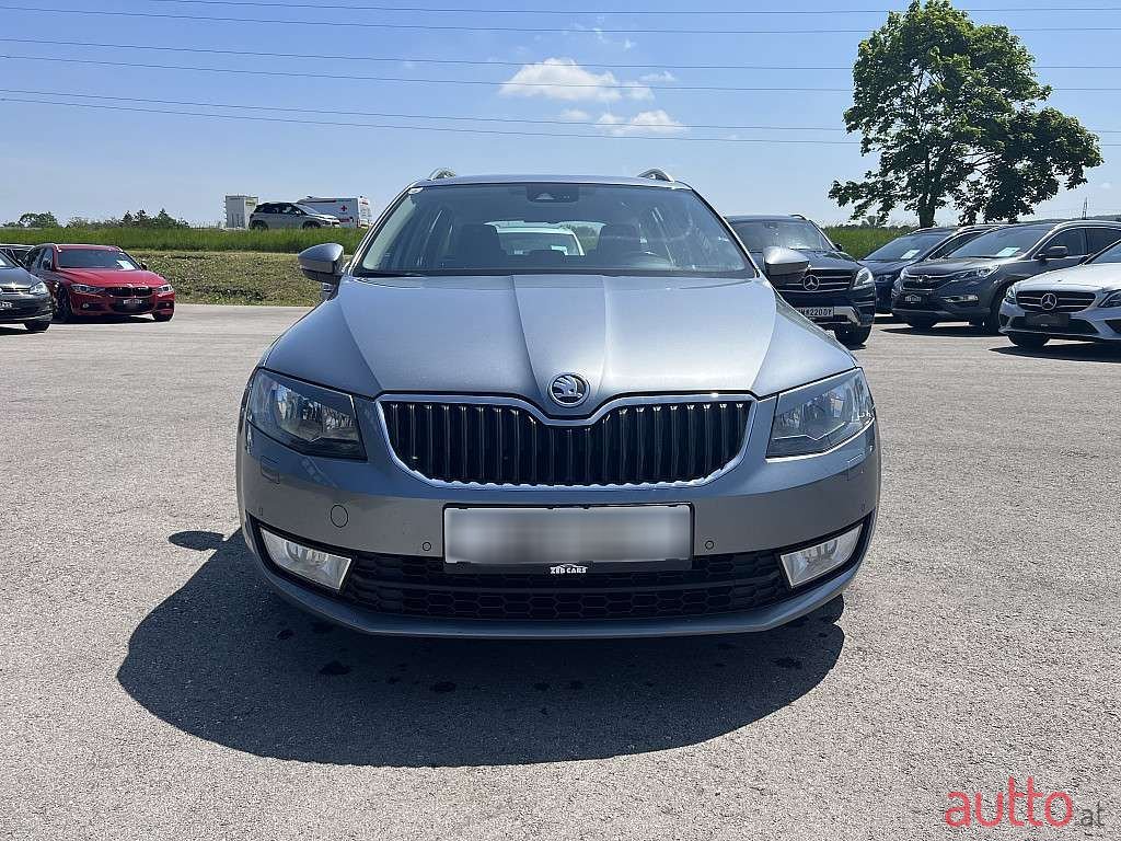 2013' Skoda Octavia photo #2