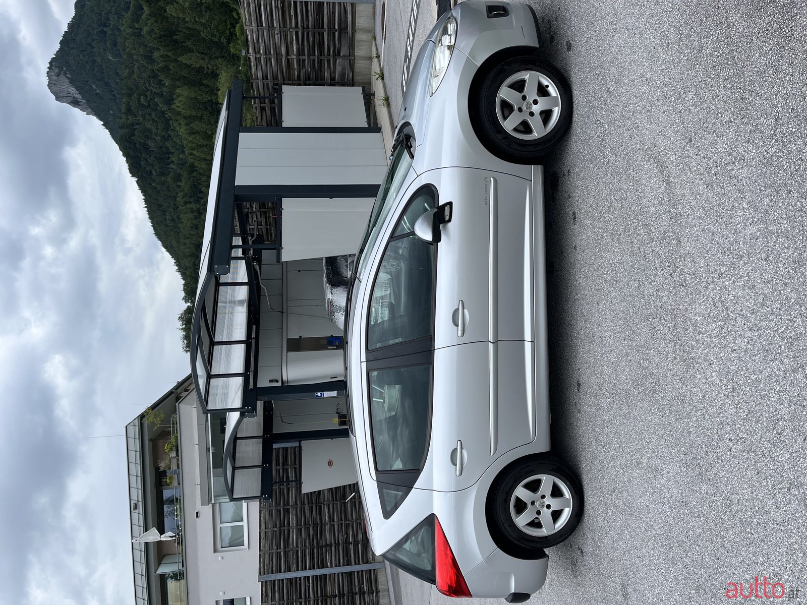 2010' Peugeot 207 photo #3