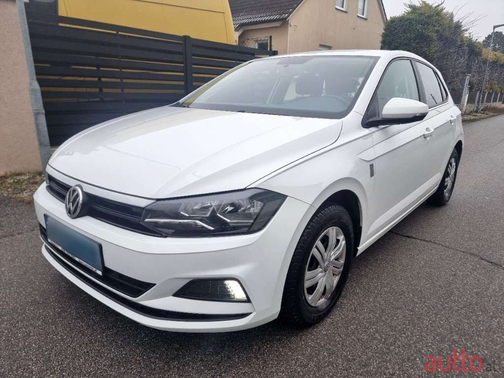 2017' Volkswagen Polo photo #4